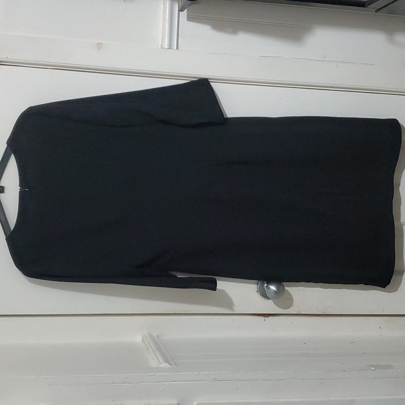 Beautiful Embroidered Dress - Picture 4 of 4